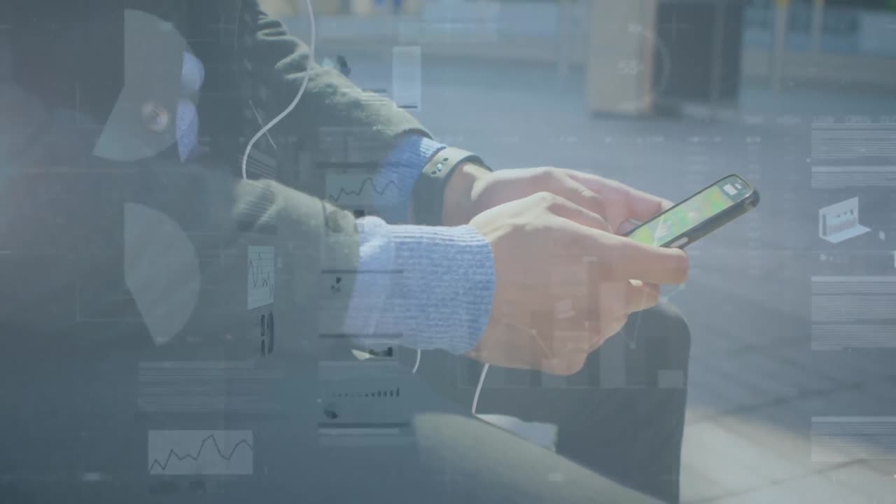 animación del procesamiento de datos financieros sobre el hombre utilizando un teléfono inteligente