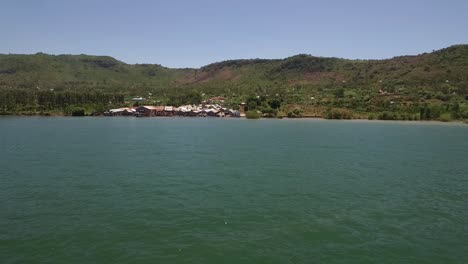 On-the-shore-of-lake-Victoria