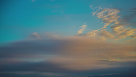 Time-Lapse:-Dramatic-Clouds-in-Colorful-Sky:-Dynamic-Movements