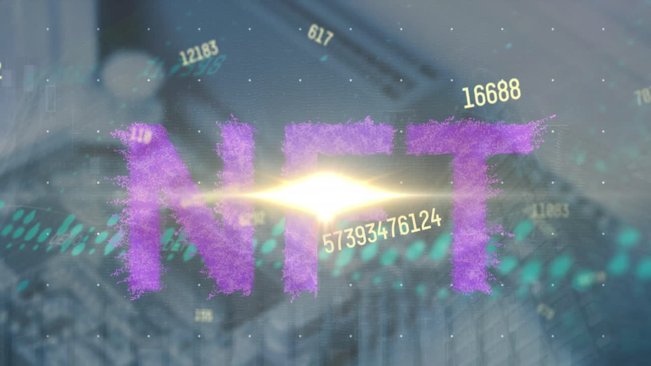 이 비디오에는 검은색 배경에 떠다니는 일련의 노란색 숫자가 있습니다.