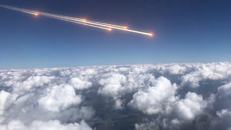 lluvia de meteoros sobre las nubes