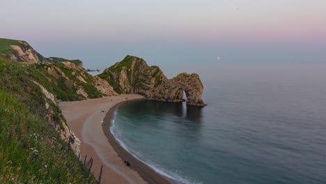 Coastal-Timelapse-of-Durdle-Door-Beach,-Dorset,-United-Kingdom