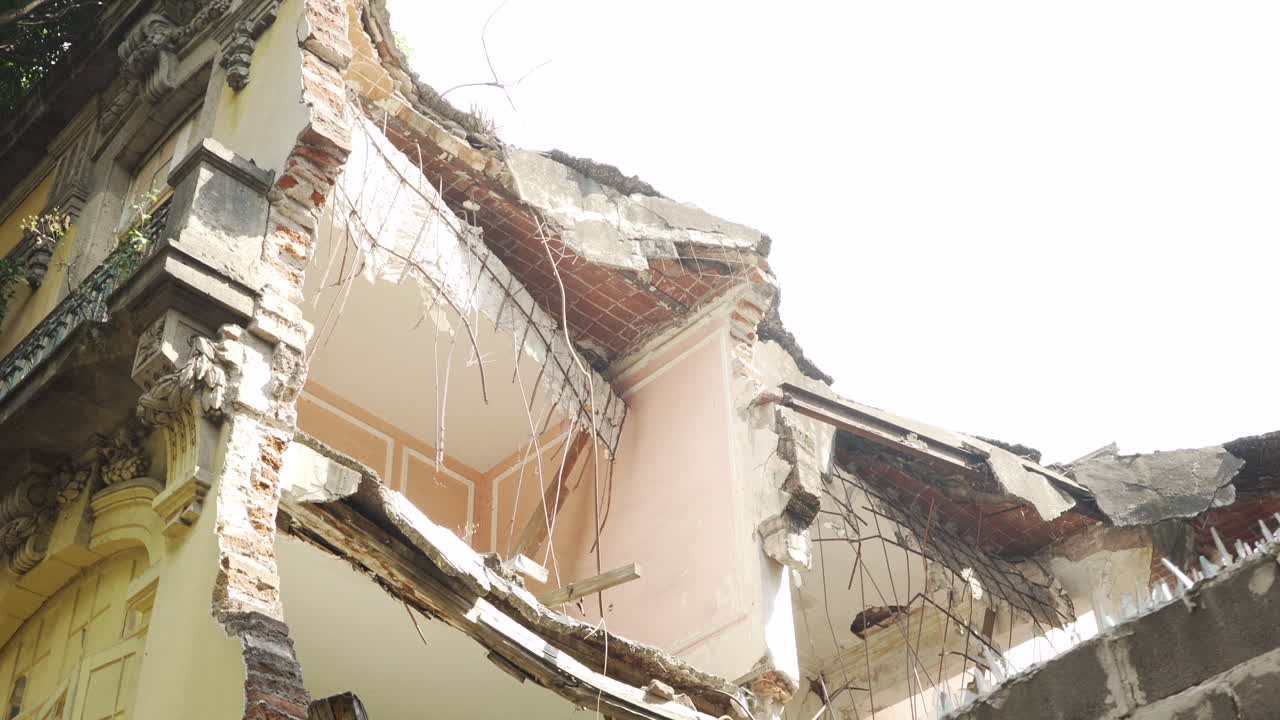 un edificio abandonado en la ciudad de méxico, colonia juárez