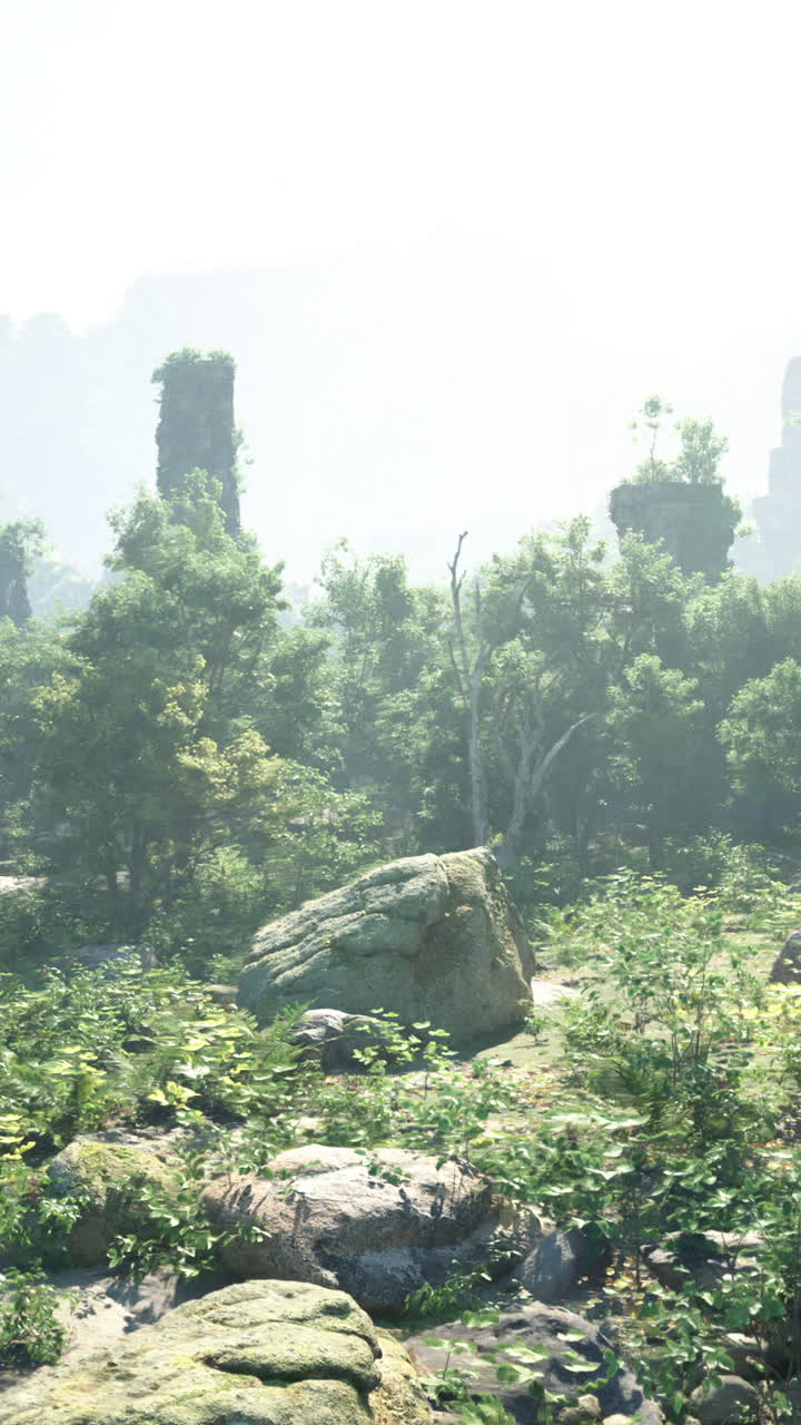 un bosque verde exuberante con ruinas en la distancia, bañado en la luz del sol y la niebla