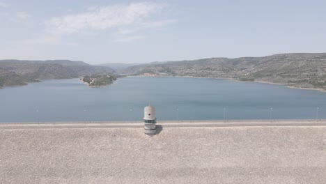 flying alongside huge dam in 4k format: mp4 | 4k 25p | 8-bit | d-cinelike | ungraded