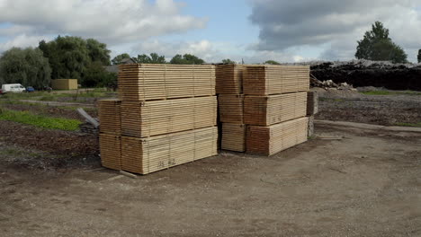 pila de tablones de madera