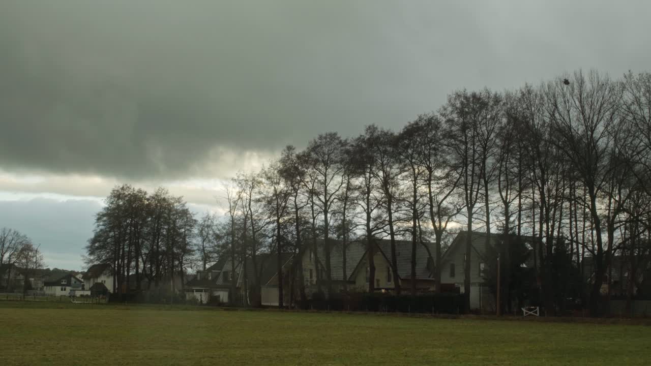 폭풍우가 오고 있다 어두운 구름