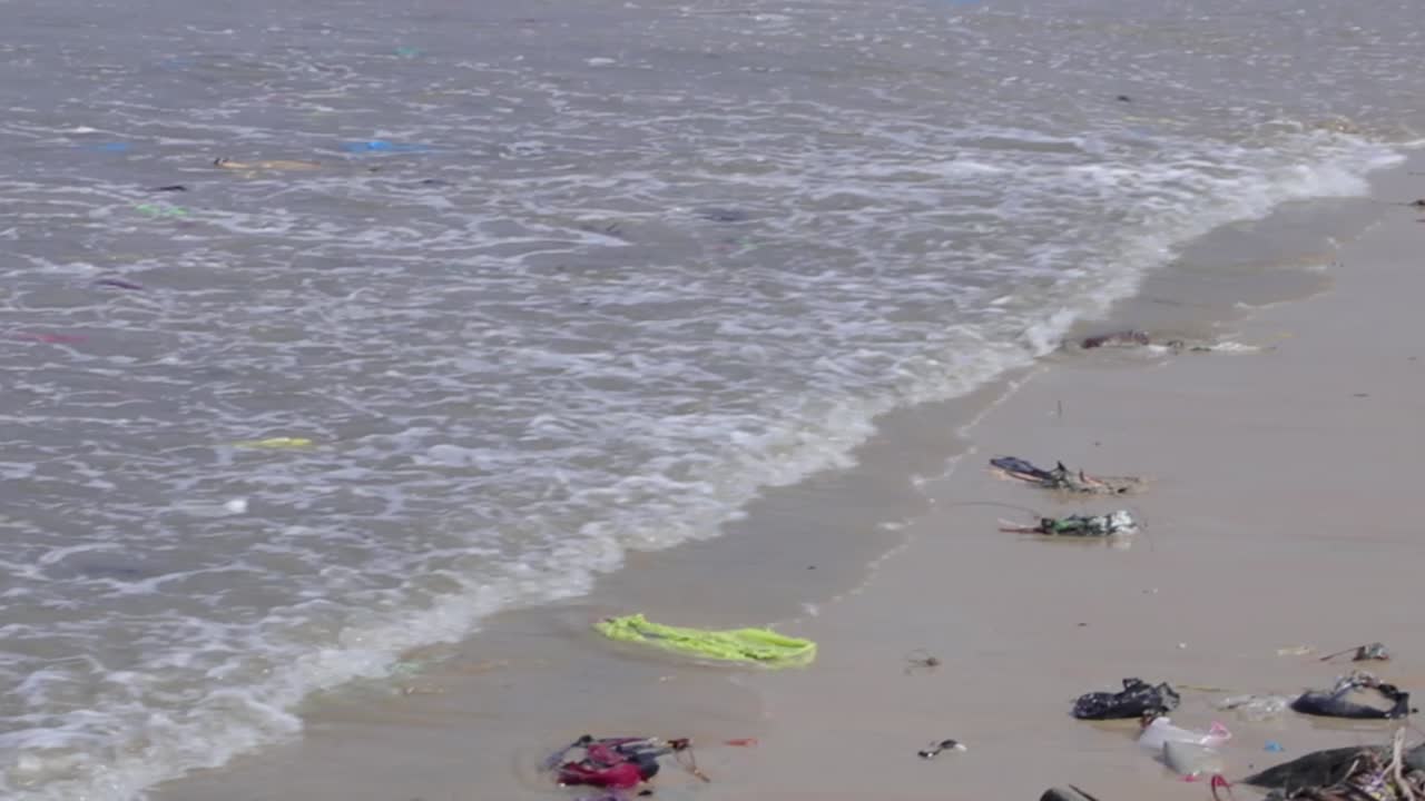 플라스틱 가방으로 인한 오염 위치 - 말페 비치, 카, 인도