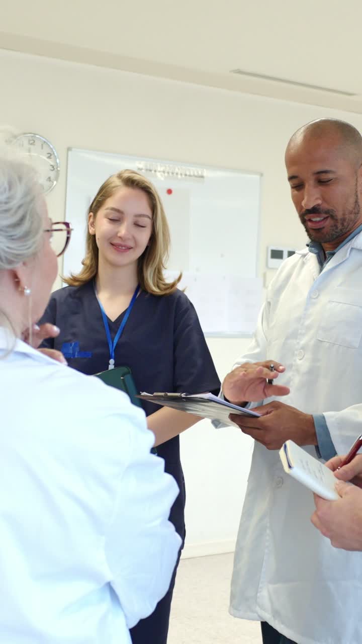reunión del equipo médico