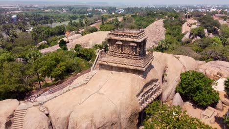 El-Grupo-De-Monumentos-En-Mahabalipuram-Es-Una-Colección-De-Monumentos-Religiosos-De-Los-Siglos-7-Y-8-D.C.-En-La-Ciudad-Turística-Costera-De-Mahabalipuram,-Tamil-Nadu,-India-Y-Un-Sitio-Del-Patrimonio-Mundial-De-La-Unesco