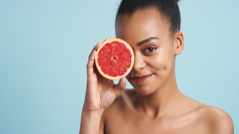 cosméticos faciales para mujeres negras