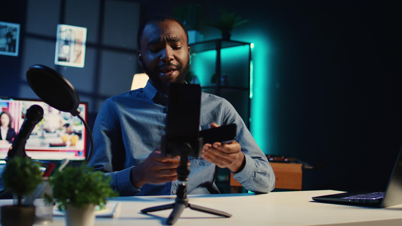 Online star sponsored to review phone