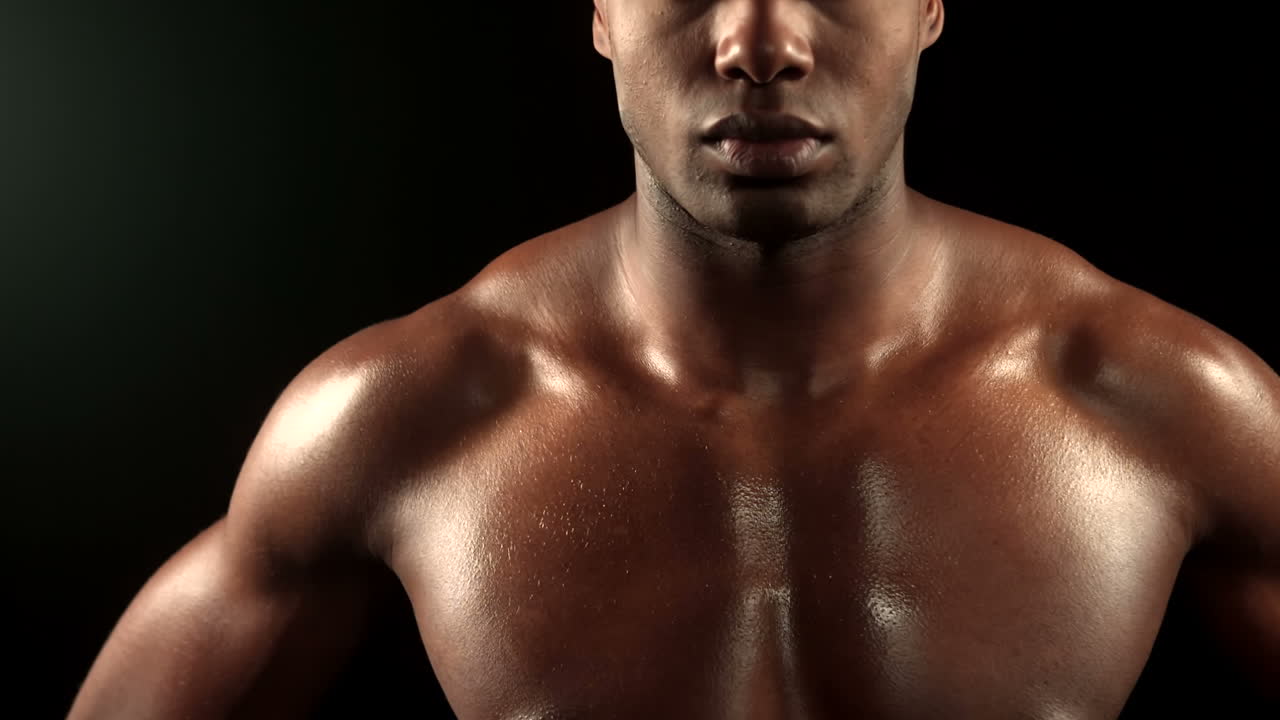 수영복 을 입고 서 있는 남자