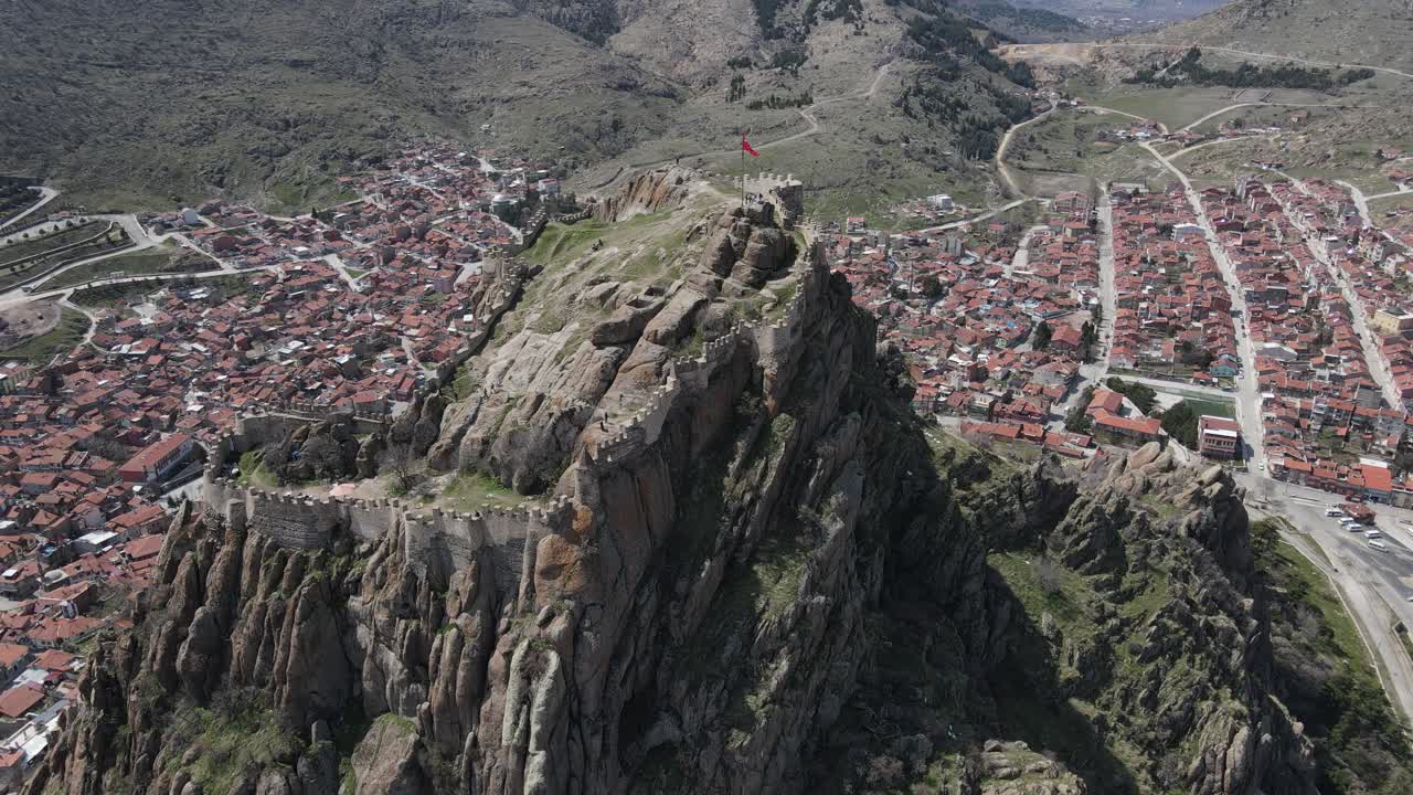 las ruinas del castillo vista de avión no tripulado