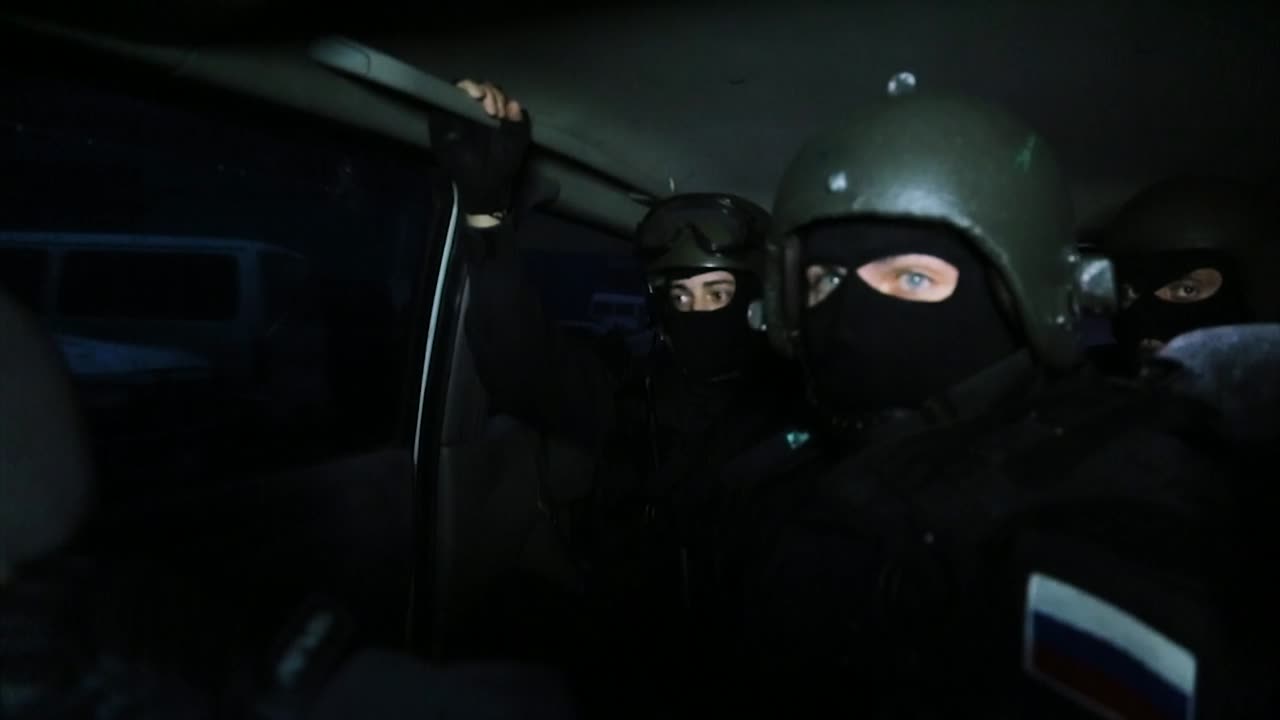 fuerzas especiales rusas en un vehículo