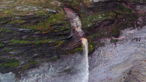 Aerial-front-view-of-the-top-of-Cachoeira-da-Fumaça,-Chapada-Diamantina,-Bahia,-Brazil