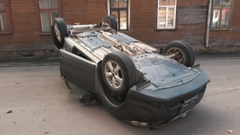 Coche-Dañado-Por-Accidente-De-Tráfico-En-La-Carretera