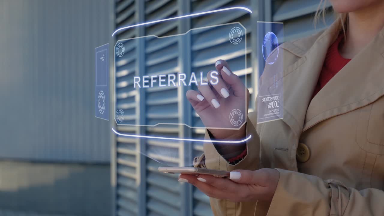 mujer de negocios interactúa con las referencias de hud