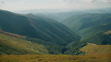 paisaje de valle de montaña