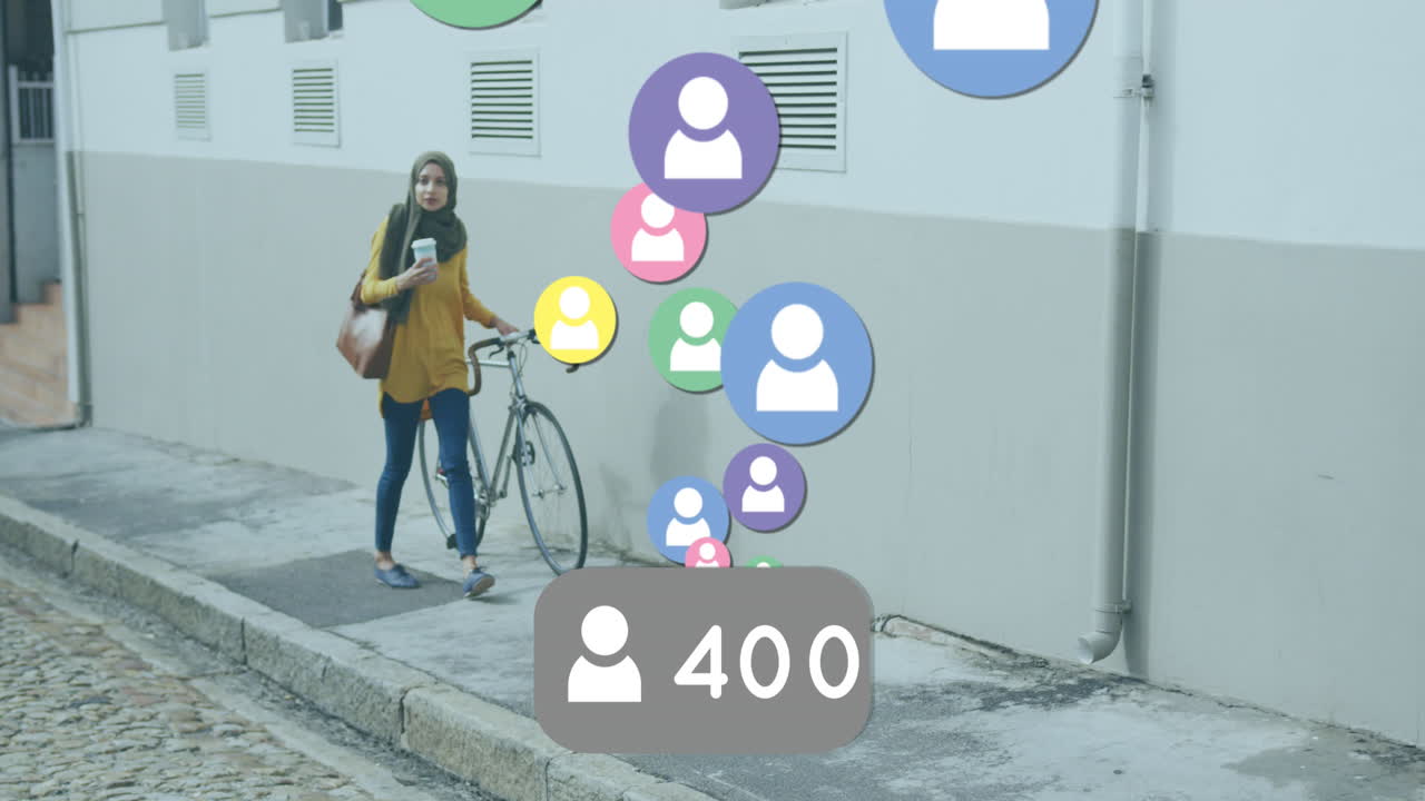animación de iconos de personas coloridas con una mujer en hijab rodando una bicicleta en la calle