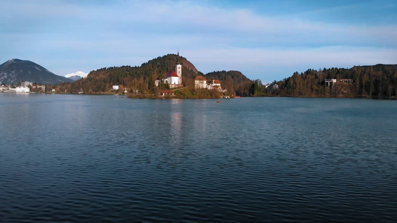 vista aérea del lago bled en eslovenia