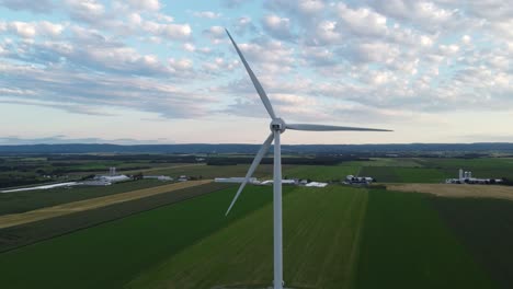 Windkraftanlagen-Drehen-Sich-Langsam-Um