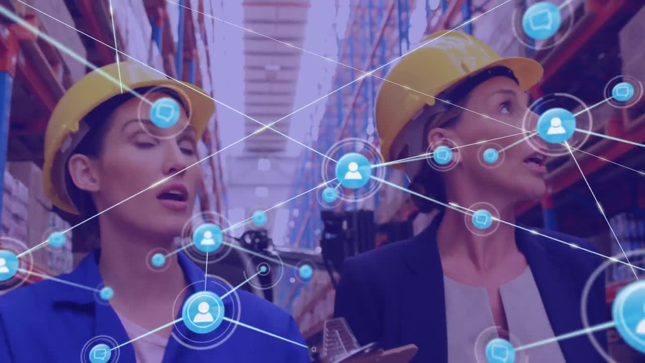 animación de una red de iconos sobre una supervisora caucásica y una trabajadora que comprueba el stock en un almacén