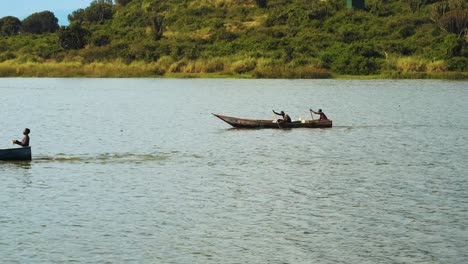 Fischer-Paddeln-Zum-Meer,-Lake-Albert-Uganda