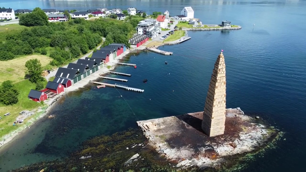 A maior fogueira do mundo. Ålesund, Slinningsbålet. Vista aérea de drone.