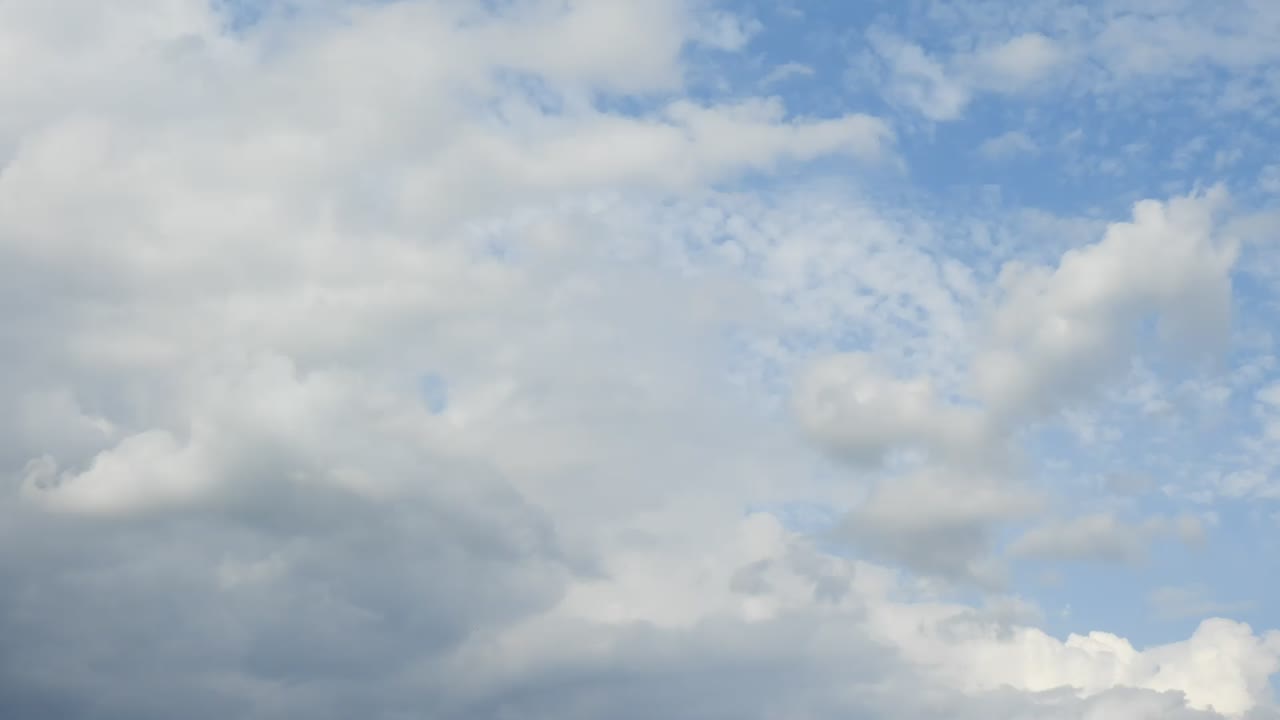 구름 시간 경과의 극적인 장면