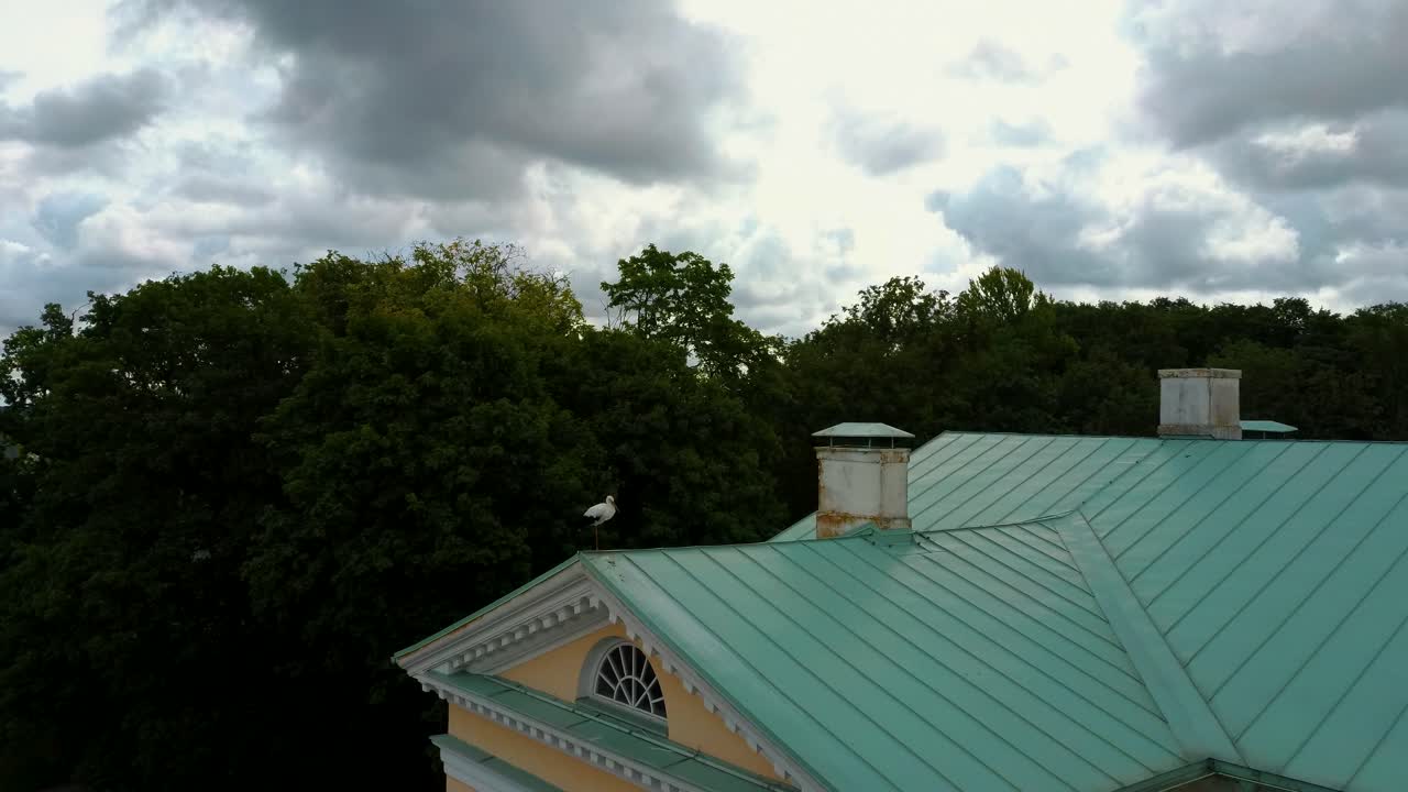 공중 샷 도시 mezotne, 라트비아 공화국