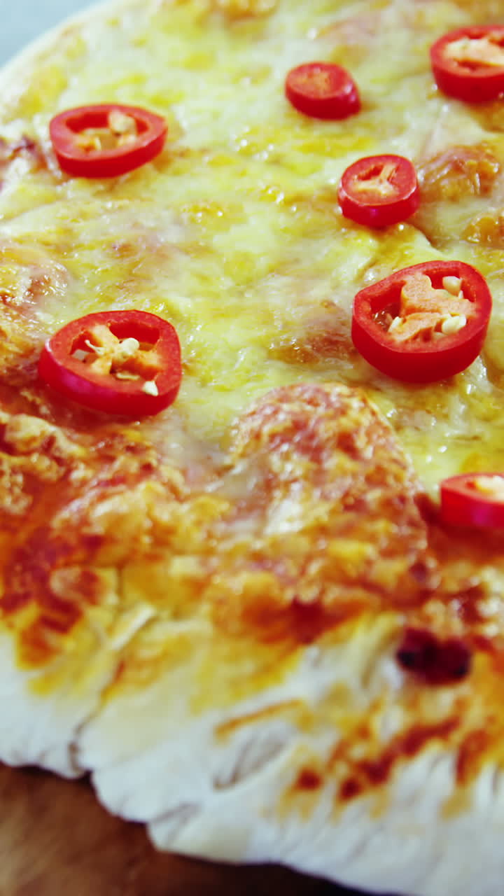 Pizza al forno con jalapeno