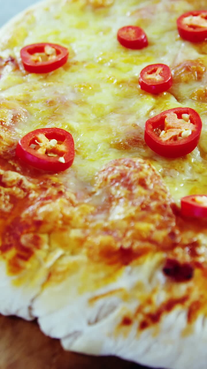 Pizza al forno con jalapeno