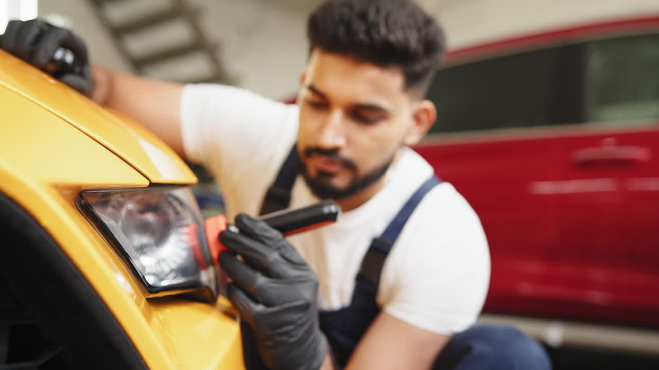 detalles de automóviles en el garaje