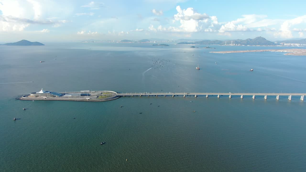 puente de hong kong zhuhai macau en un hermoso día, vista aérea de gran angular