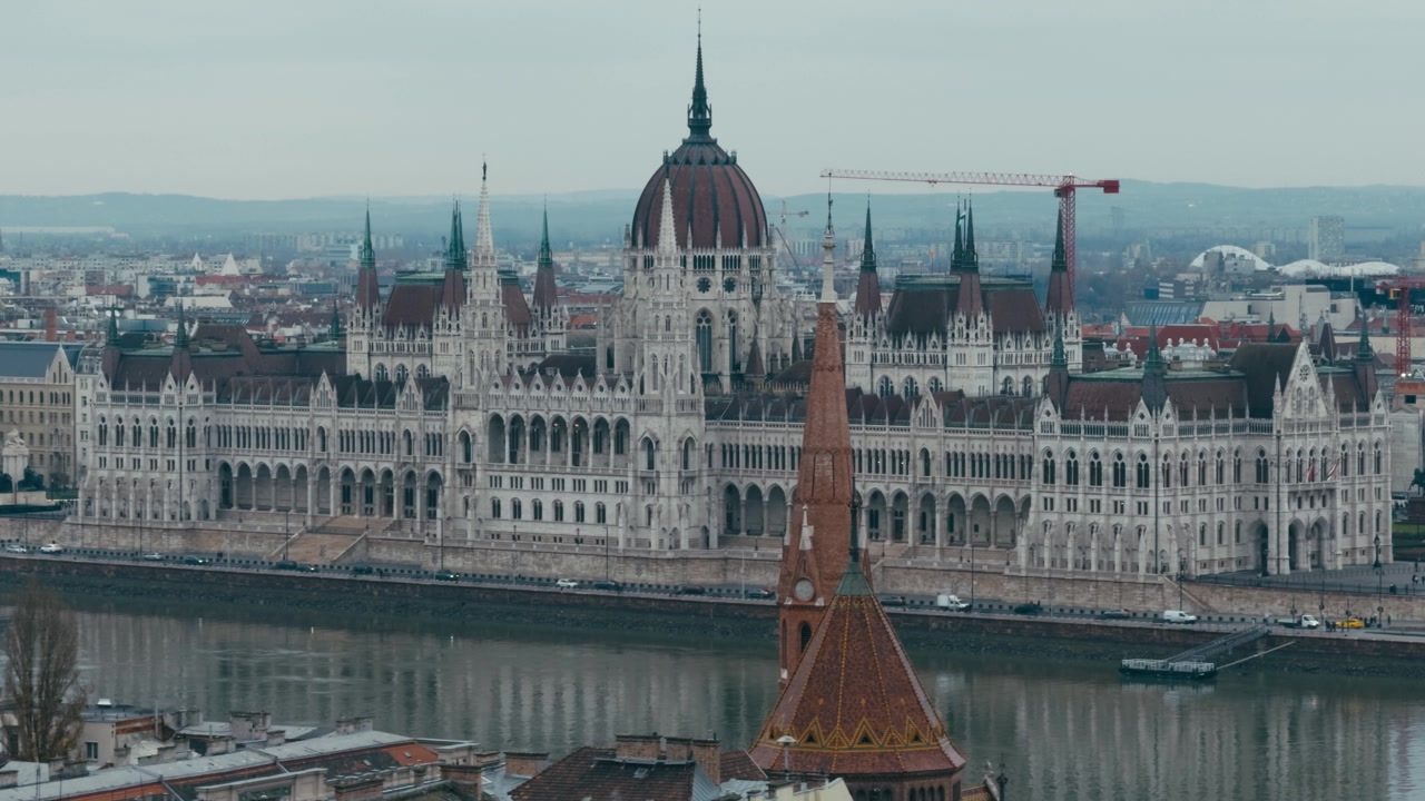 Panoramautsikt over parlamentsbygningen i Budapest