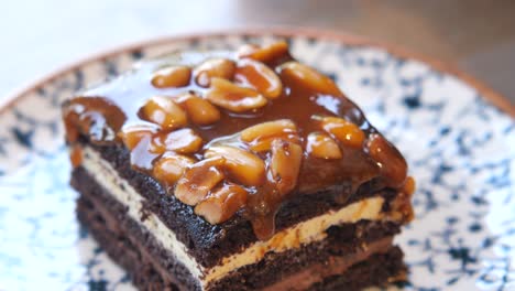 caramel chocolate peanut cake