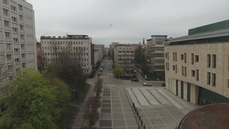 An-opera-house-building-in-a-city-in-Central-Europe-on-a-cloudy-day