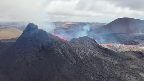 increíble antena de la espectacular erupción volcánica del volcán fagradalsfjall en la península de reykjanes en islandia