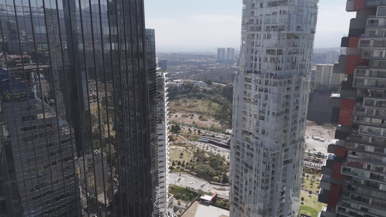 vista aérea de edificios en santa fe, méxico, cerca de la mexicana