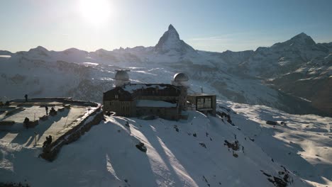 vuelo cinemático de drones sobre gornergrat, suiza