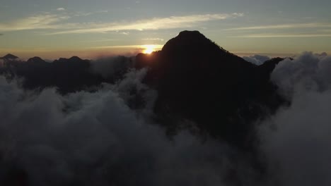 Antenne:-Mount-Rinjani-In-Lombok,-Indonesien