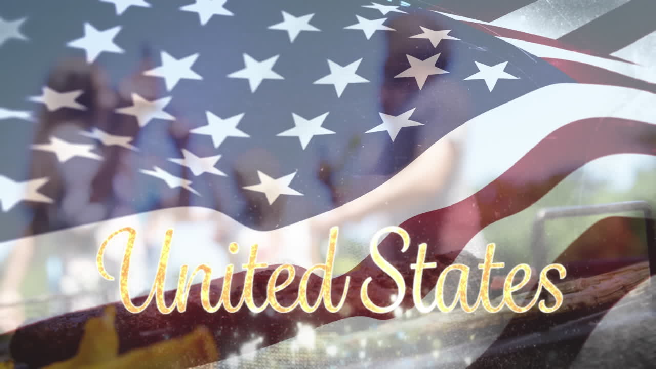 7월 4일의 발과 사람들의 그룹을 가진 미국 문자.