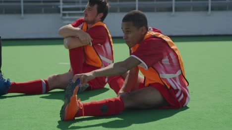 Hockey-players-stretching-before-a-game