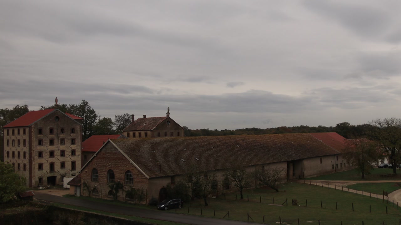 Timelapse su una casa francese abbandonata