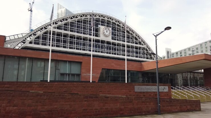 Esterno del Manchester Central Conference and Exhibition Centre, Manchester, Inghilterra, Regno Unito, che è un'ex stazione ferroviaria.