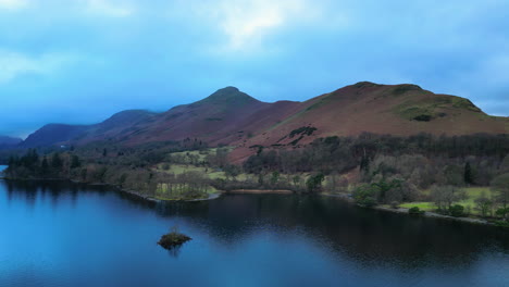 lake district keswick derentwater england