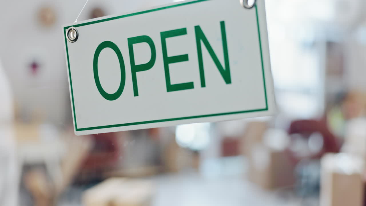 오픈, 비즈니스 및 여성 관리자 환영