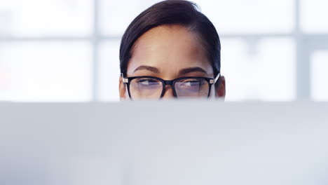 centrada en perfeccionar su trabajo