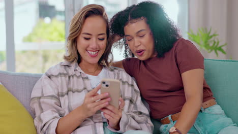 Happy,-women-and-friends-on-couch